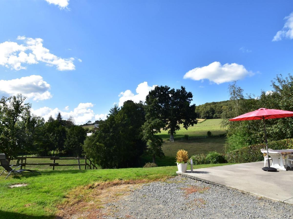 Cosy Chalet With Private Garden In Normandy Isigny-le-Buat Rom bilde