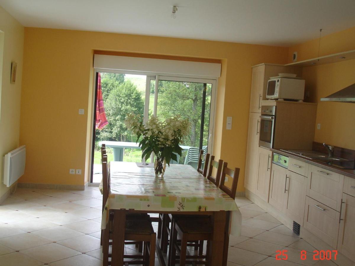 Cosy Chalet With Private Garden In Normandy Isigny-le-Buat Rom bilde