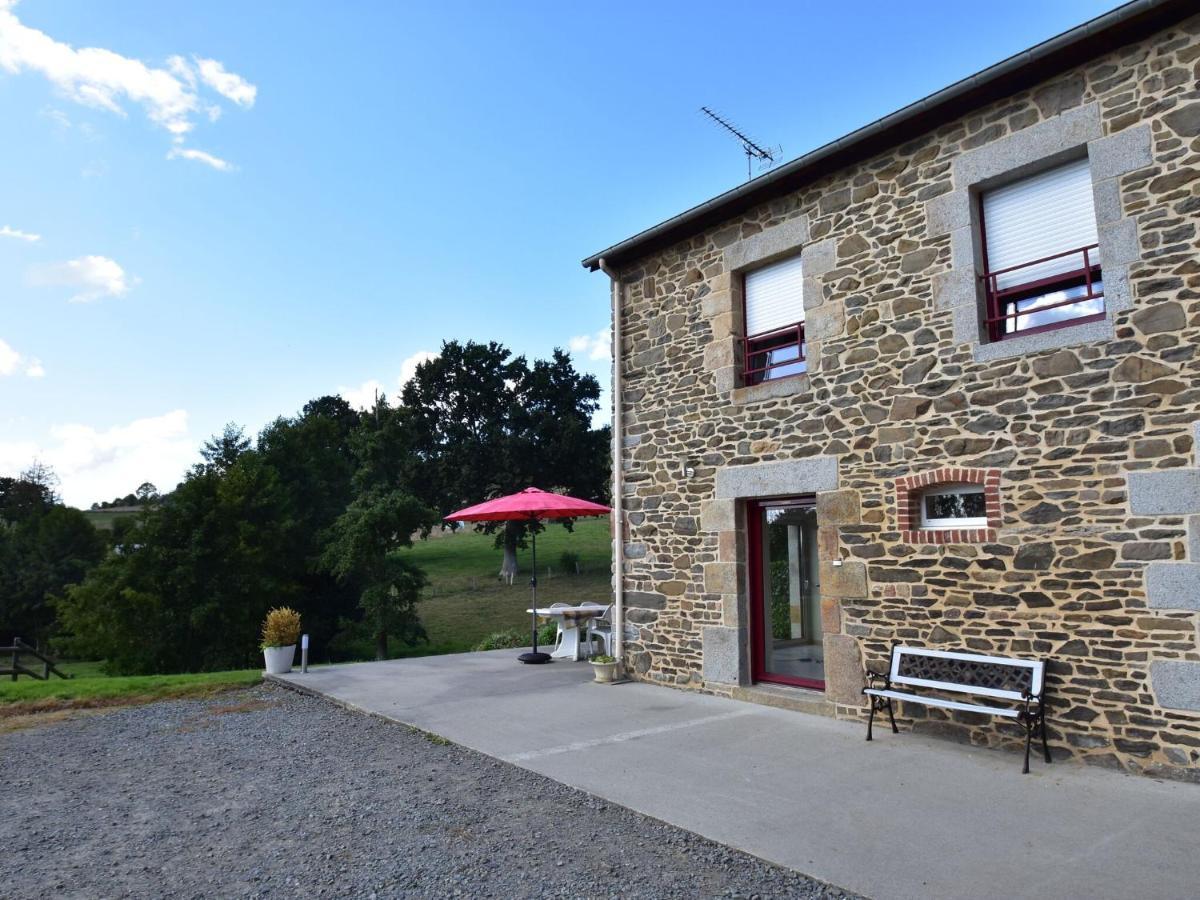 Cosy Chalet With Private Garden In Normandy Isigny-le-Buat Eksteriør bilde