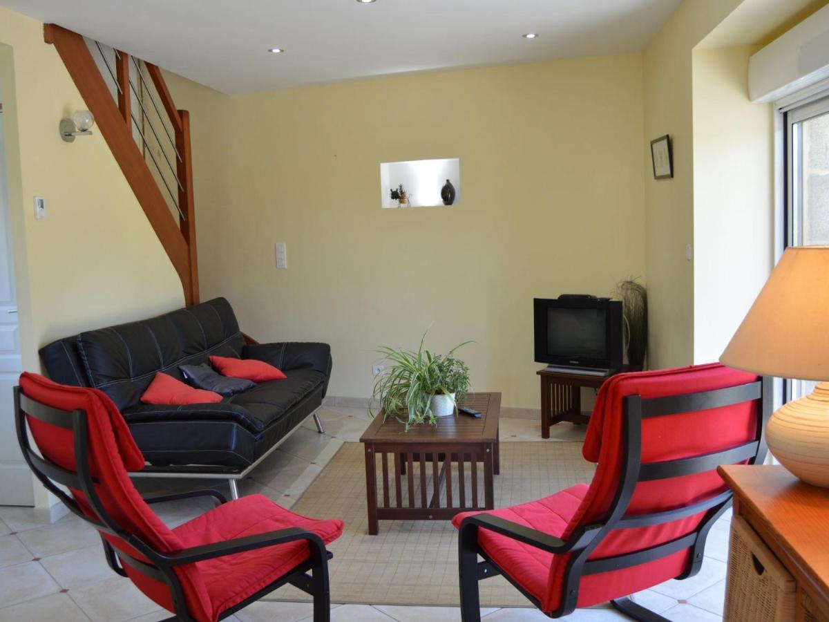 Cosy Chalet With Private Garden In Normandy Isigny-le-Buat Eksteriør bilde