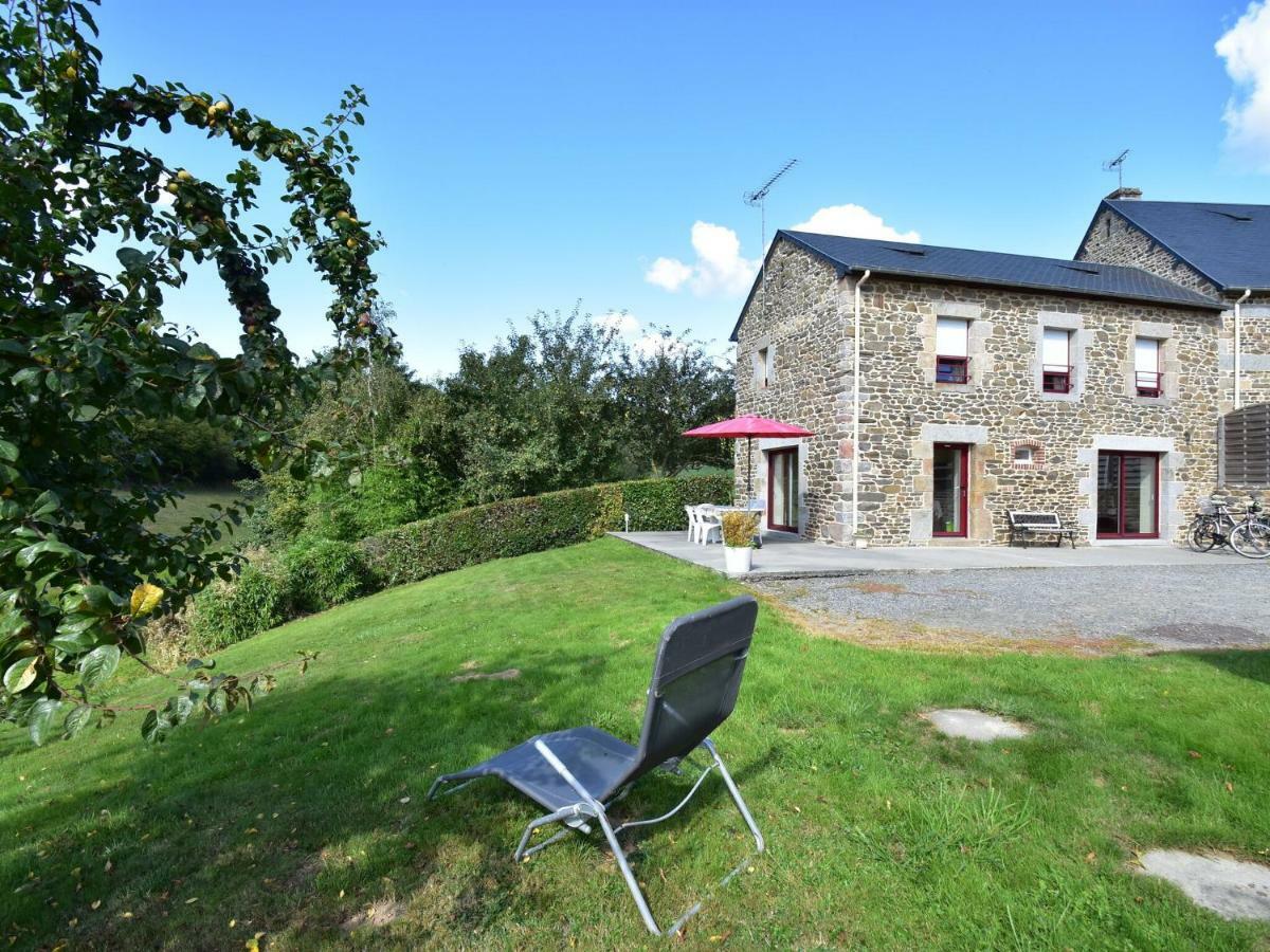 Cosy Chalet With Private Garden In Normandy Isigny-le-Buat Eksteriør bilde